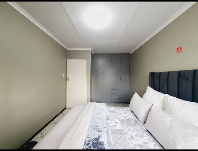 1 BEDROOM APARTMENT TO LET IN HALFWAY GARDENS